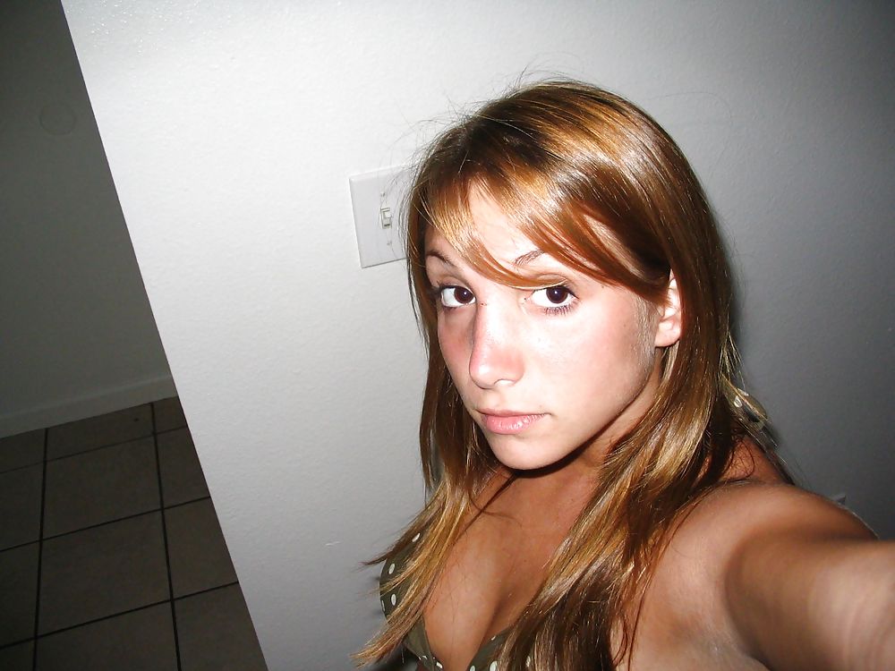 AMATEUR BABE 20 pict gal