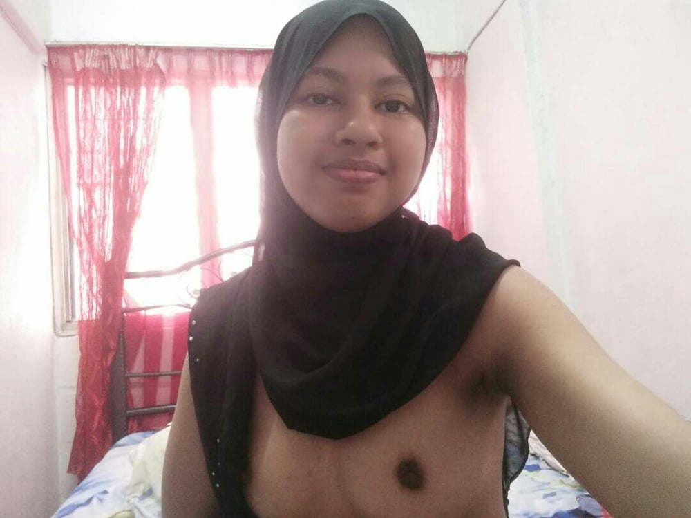 Azizah Malay Naked - 14 Photos 