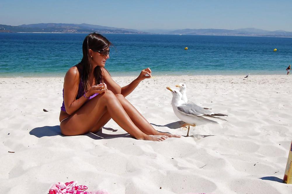 Teens at the beach pict gal