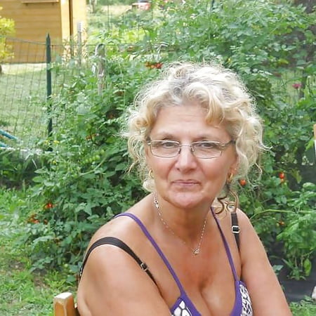 amature nude girls outside from Malcolm granny faces with cleavage