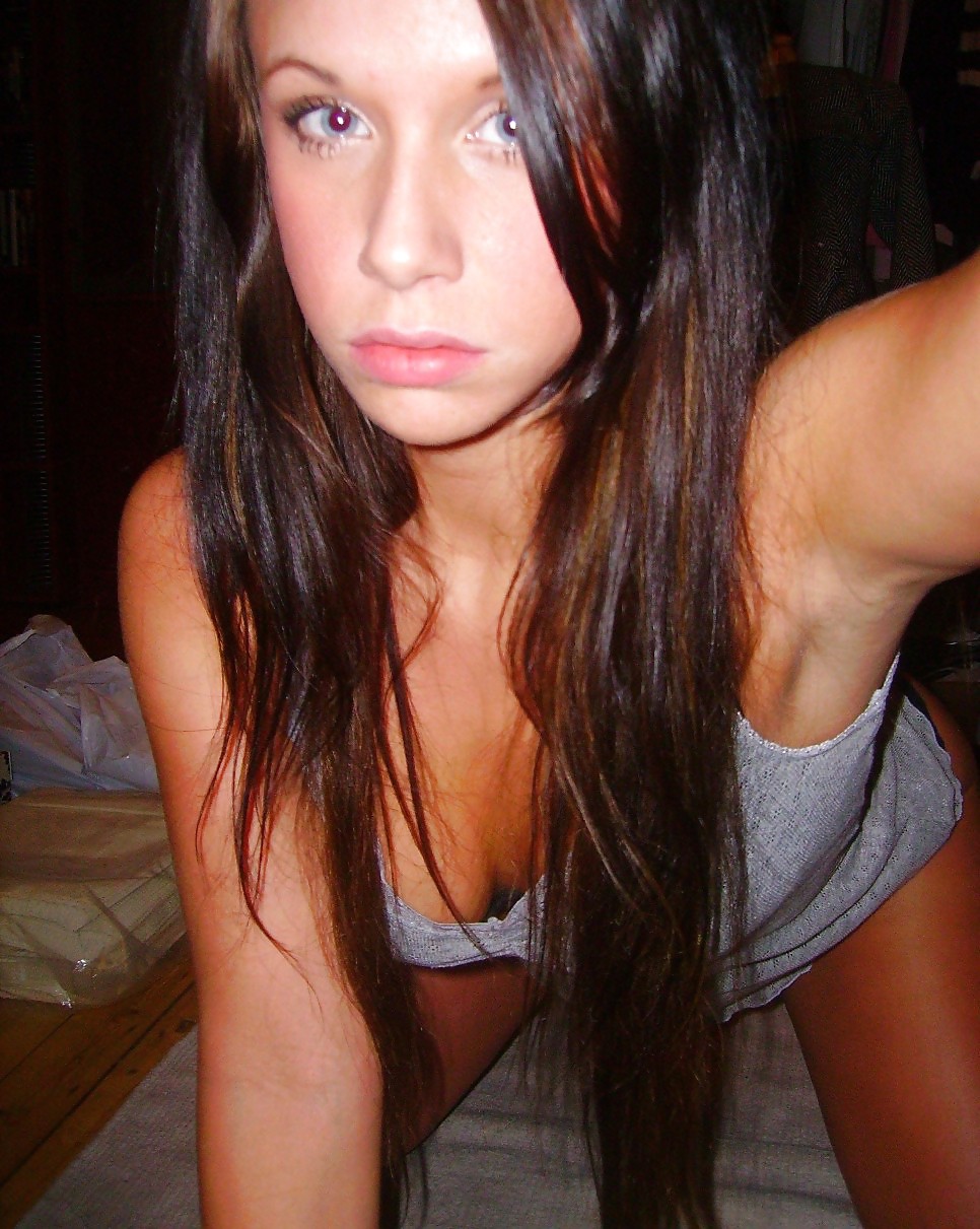 hot brunette pict gal