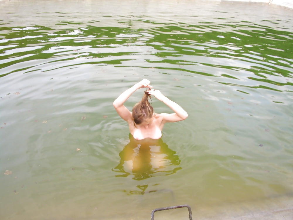 sexy hot girlfriend in a pond pict gal
