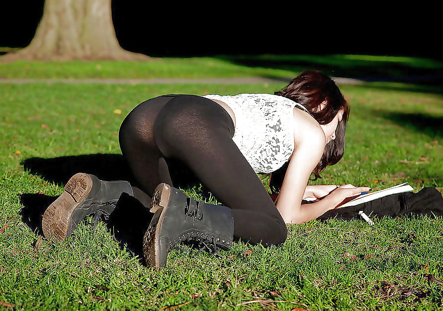 Candid young slut : transparent legging II pict gal