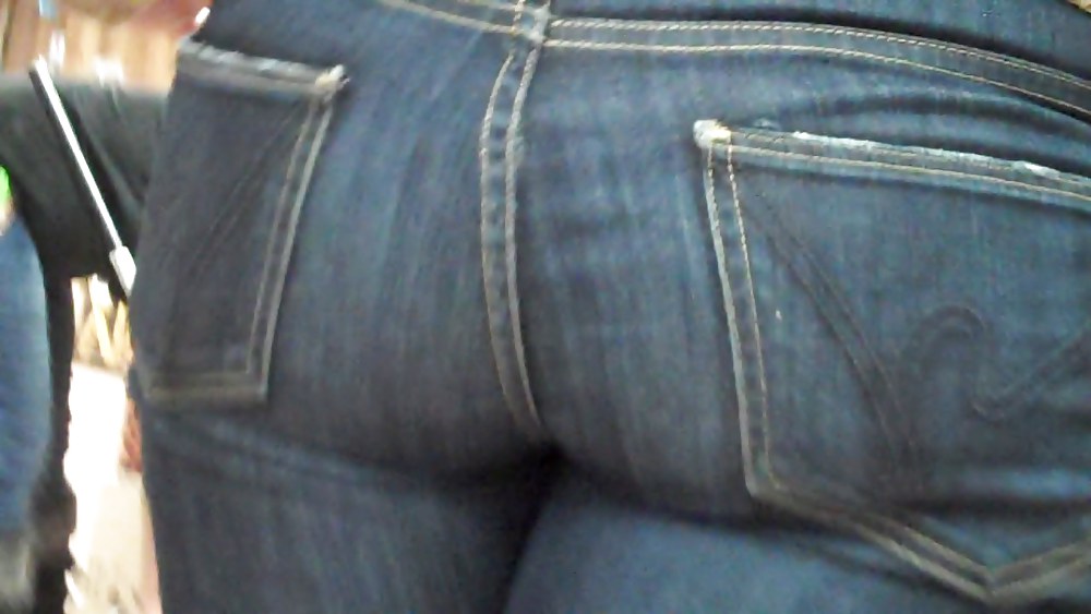 Come see her ass in butt tight jeans pict gal