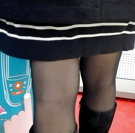 Beauty Legs With Black Stockings (MILF's) candid pantihose