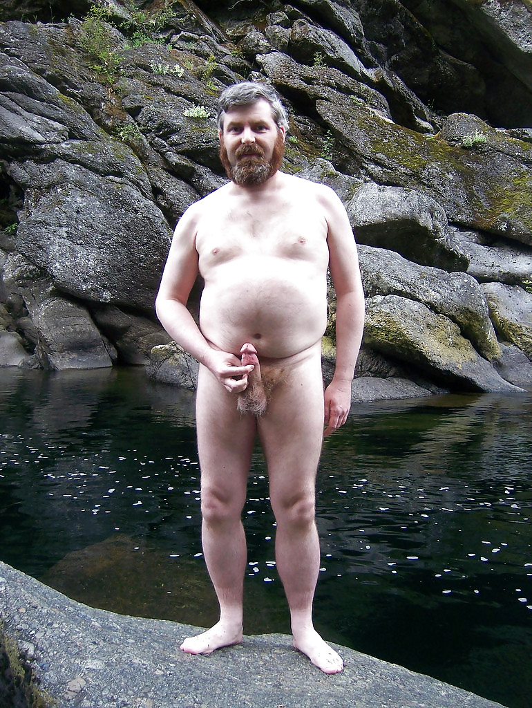Naked men at the waterside 2. pict gal