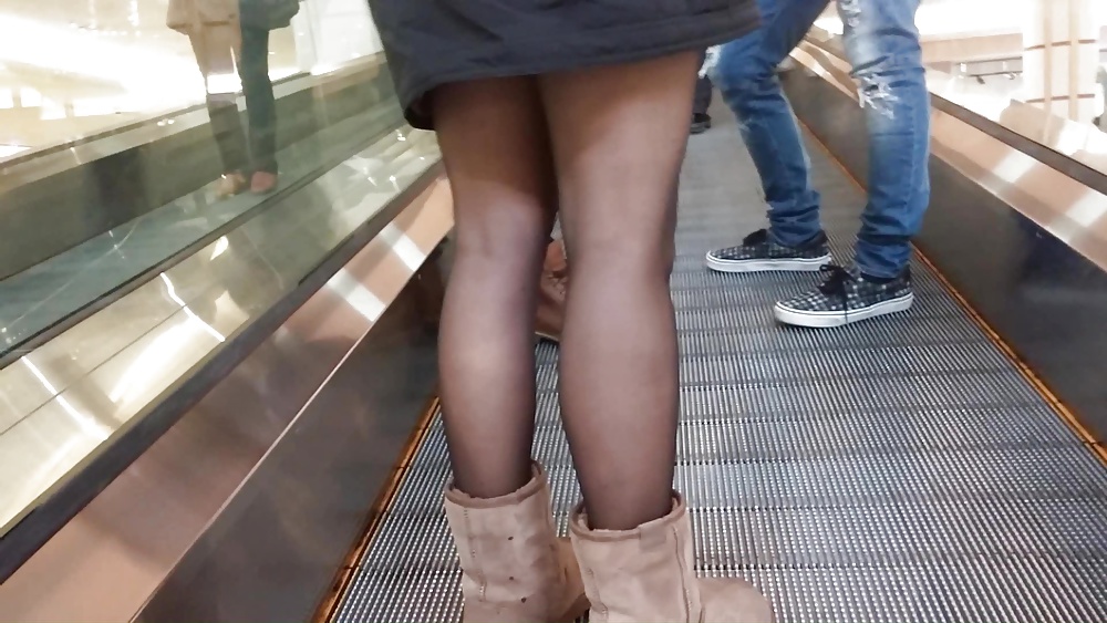 Beauty Legs With Black Stockings (teen) candid pict gal