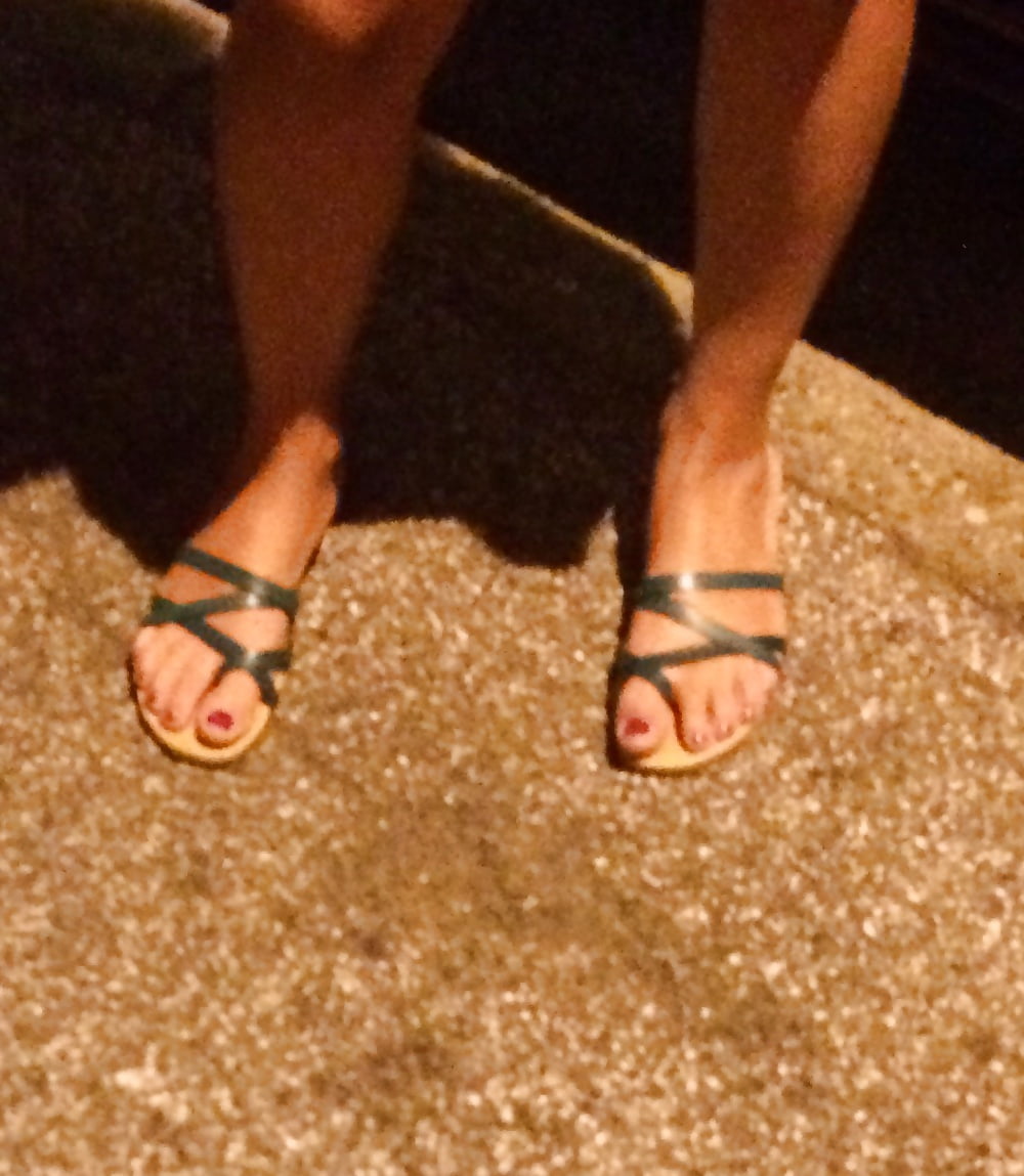 Sister in law with my wife's sandals pict gal