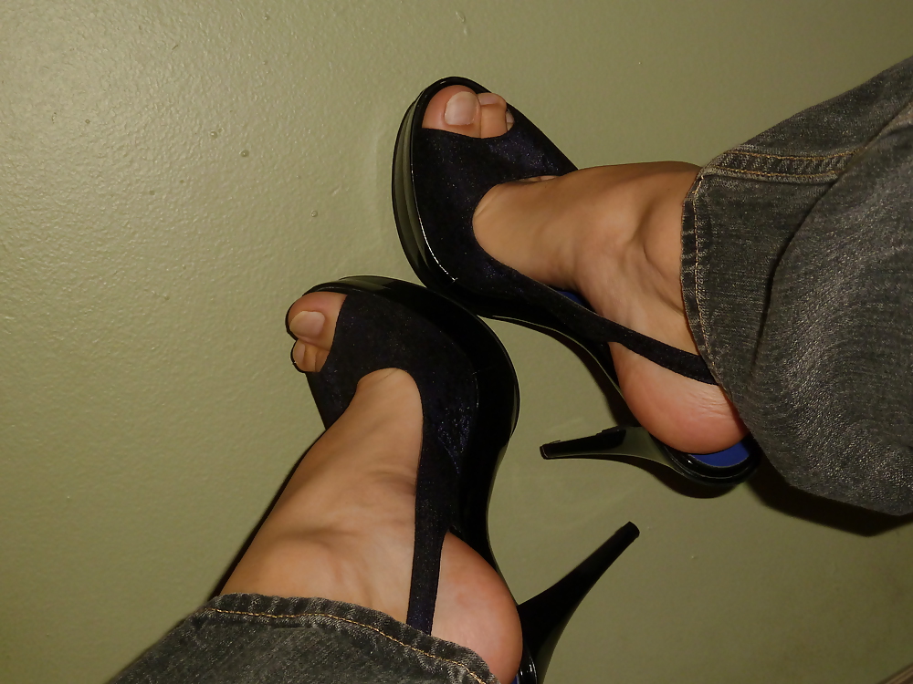 queen feet pict gal