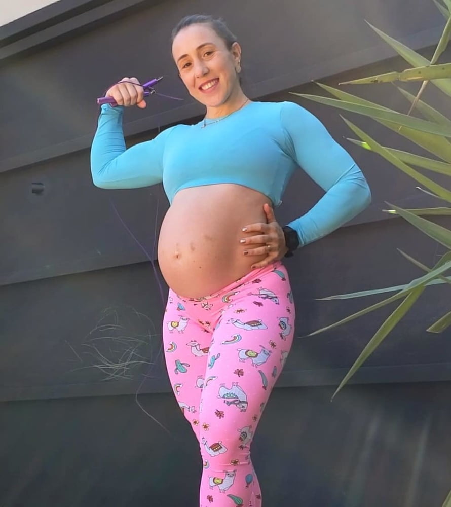 Hot amateur fitness mom Elaine pregnant 2 - 24 Photos 