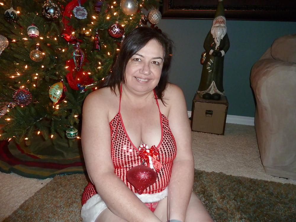 Holiday Slut Wife pict gal