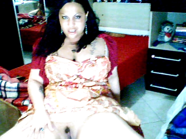 cat1975 - play on web cam (amateur, Brazil) pict gal