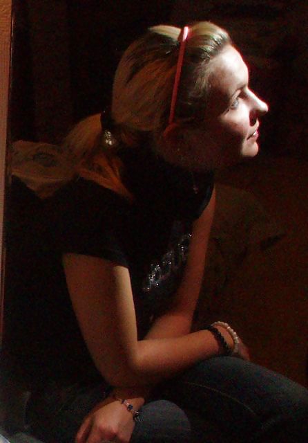 clothed pict gal