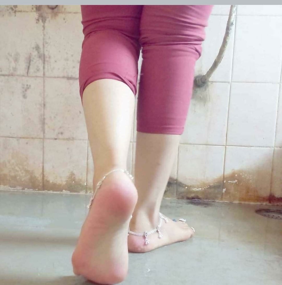 sexy indian feet- 15 Pics