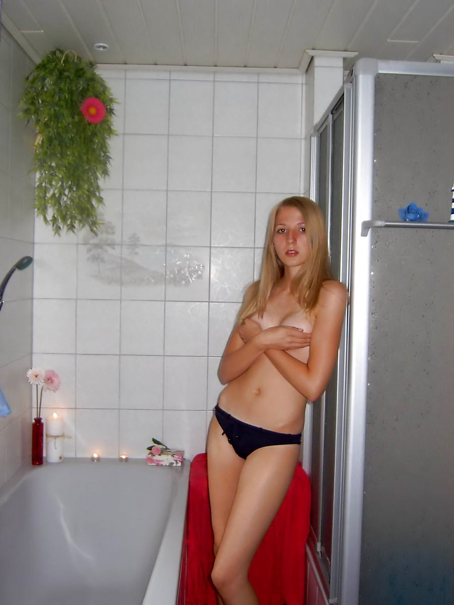 Sexy Amateur Blonde Teen Amy pict gal