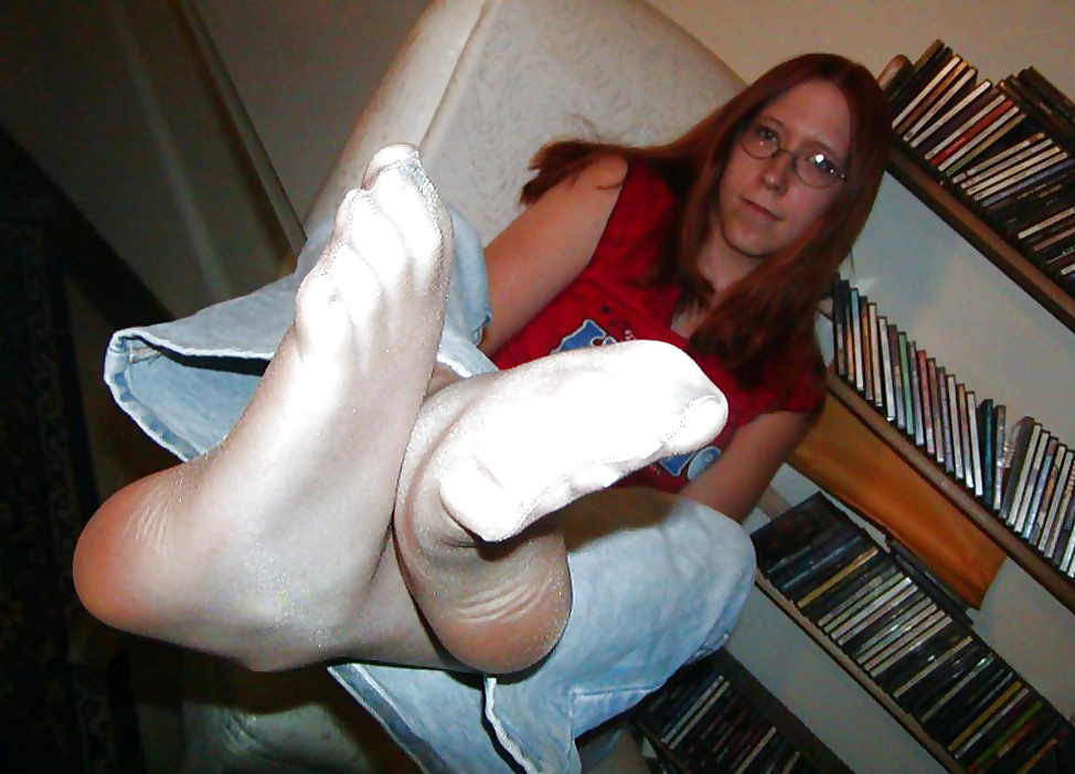 Amateur Girls Nylon Feet 6 pict gal