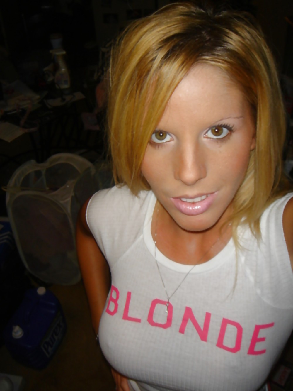 Pretty Amateur Blonde 24 pict gal