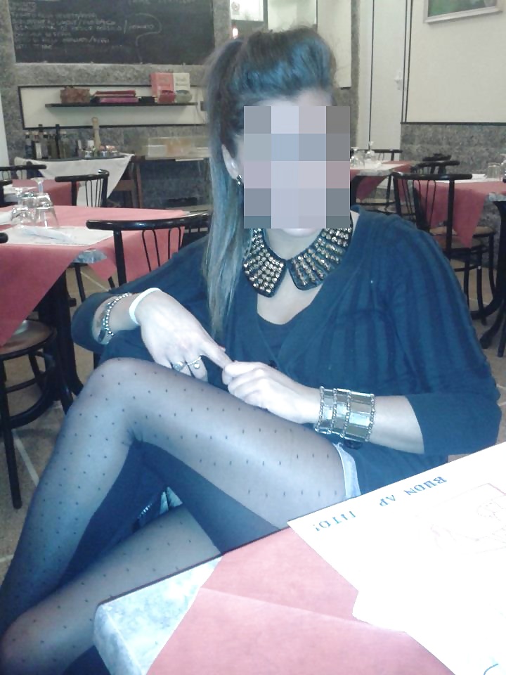 Italian girl pantyhose Non-porn pict gal