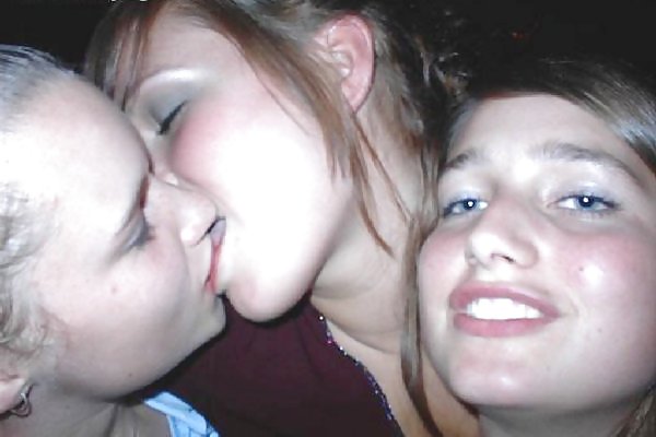 amateur teens - kissing pict gal