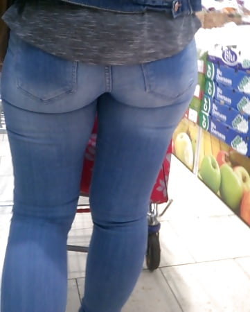Nice Big ass in Jeans Milf
