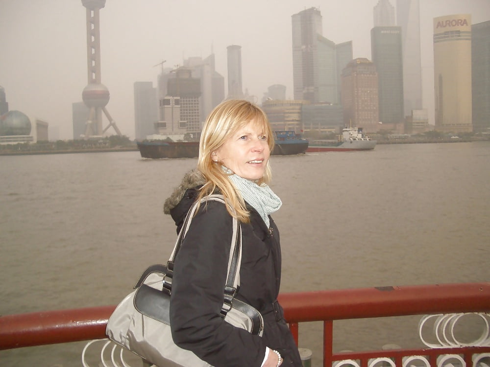 Horny Milf Annie pict gal