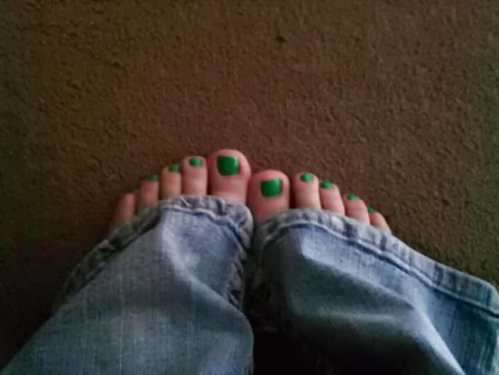 green toes.