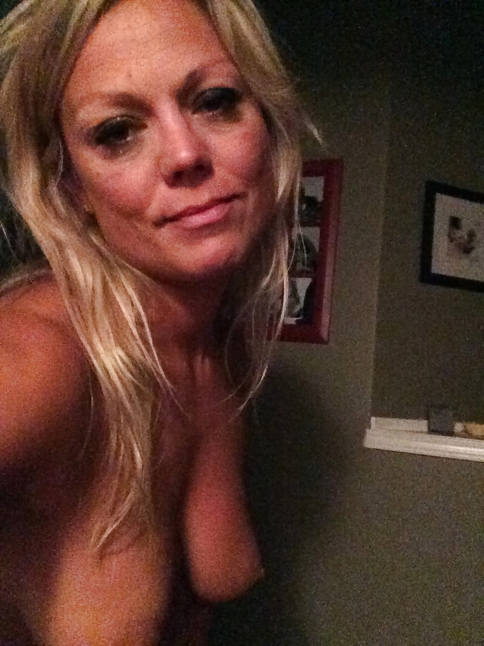 Blonde US MILF Slut Exposed pict gal