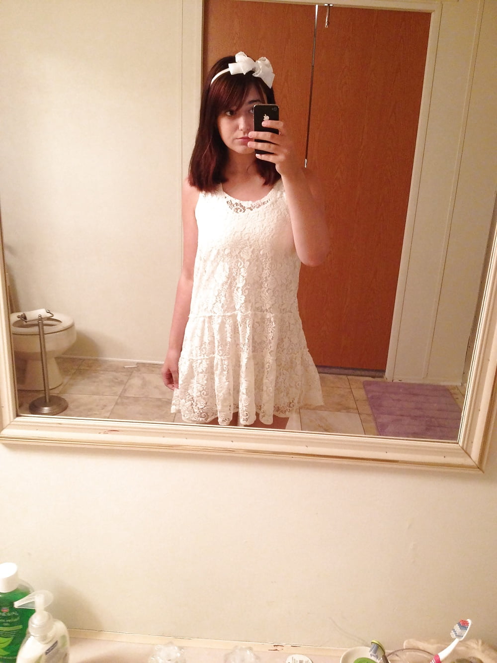 Cute Teen aka BabyBearAttack Selfies pict gal