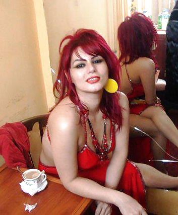 Turkish sexy Blonde amateur singer pict gal