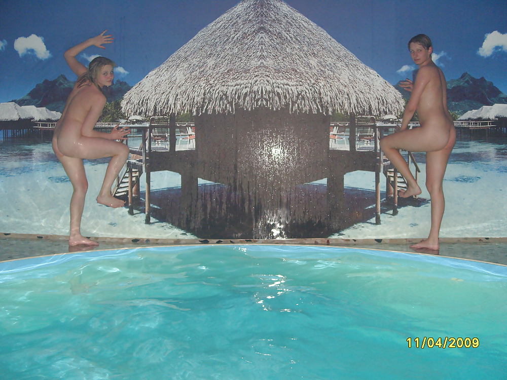 POOL BITCHES pict gal