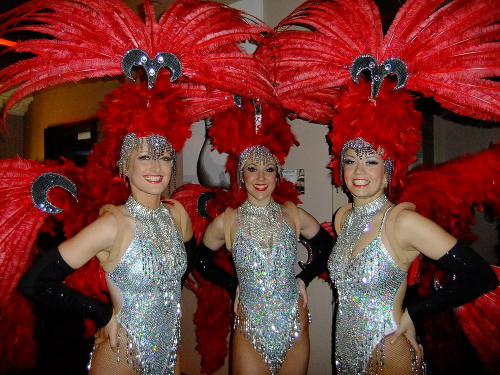 Hot Las Vegas Showgirls and Dancers from around the world! 