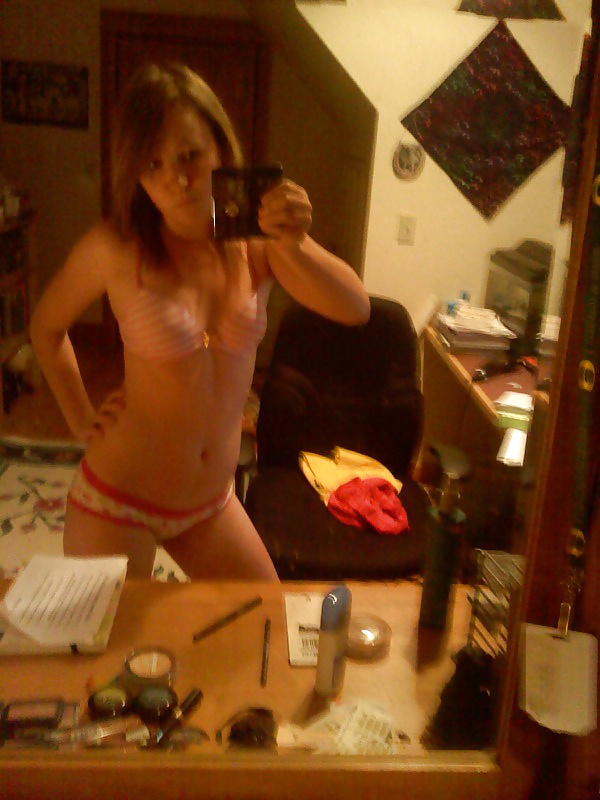 naked teen in bathrobe takes mirror selfshots pict gal