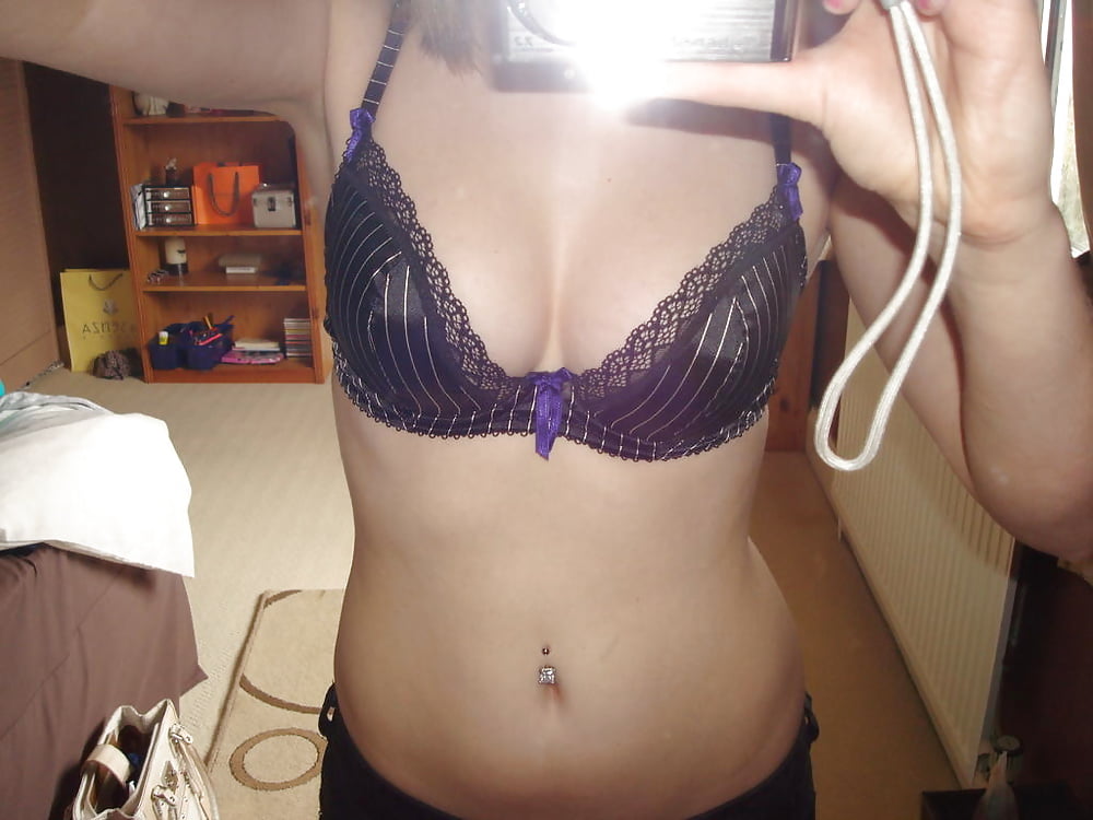 Hot Young Bitch Selfies pict gal