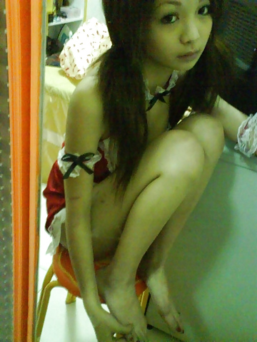 Innocent Looking pict gal