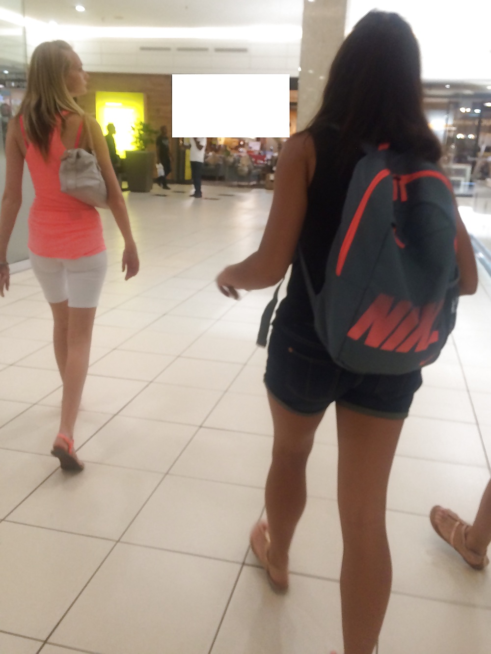 A tight blonde mall teen and her 2 friends pict gal