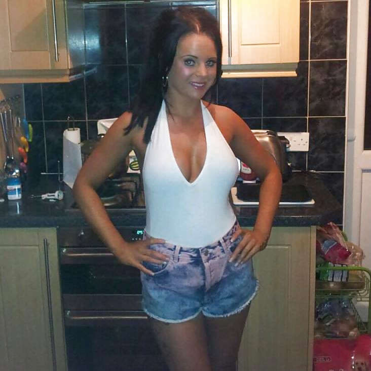 Hot chav slut! Plz comment and rate for more pict gal