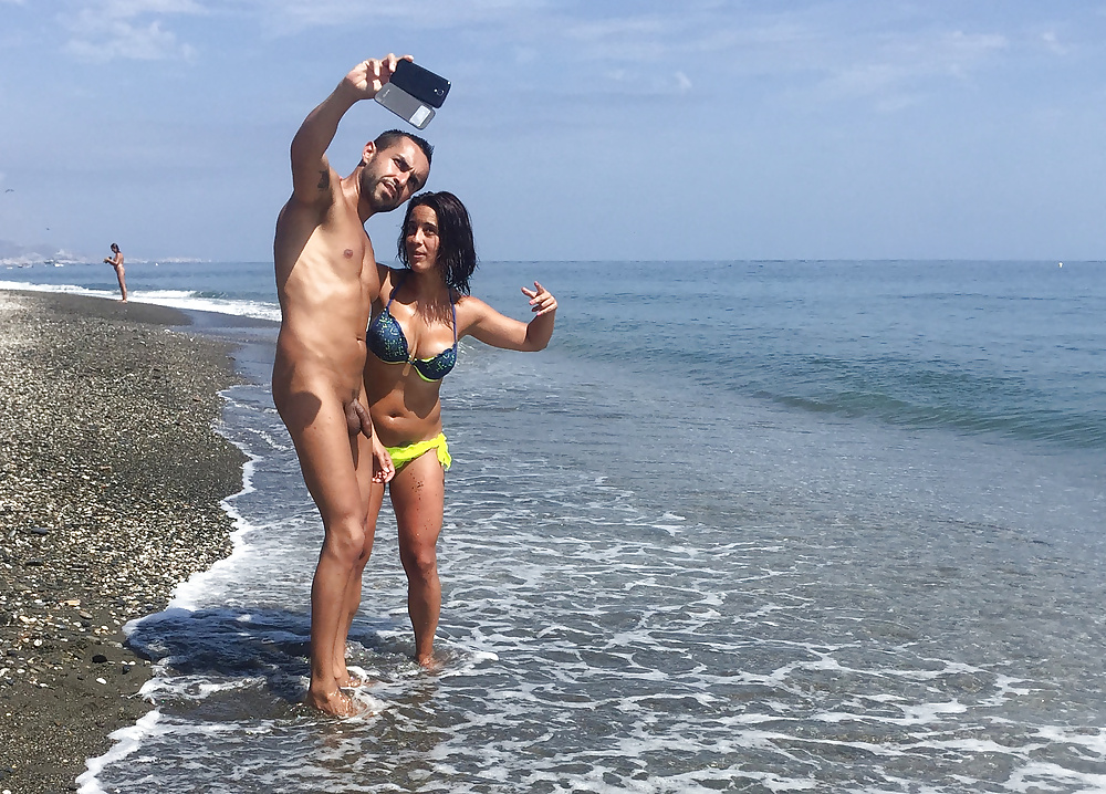Beach couples pict gal
