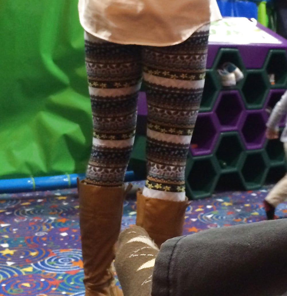 Beautiful Tennessee MILF with glasses pict gal