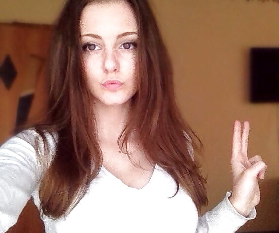 Amateur Slim and Busty 084 pict gal