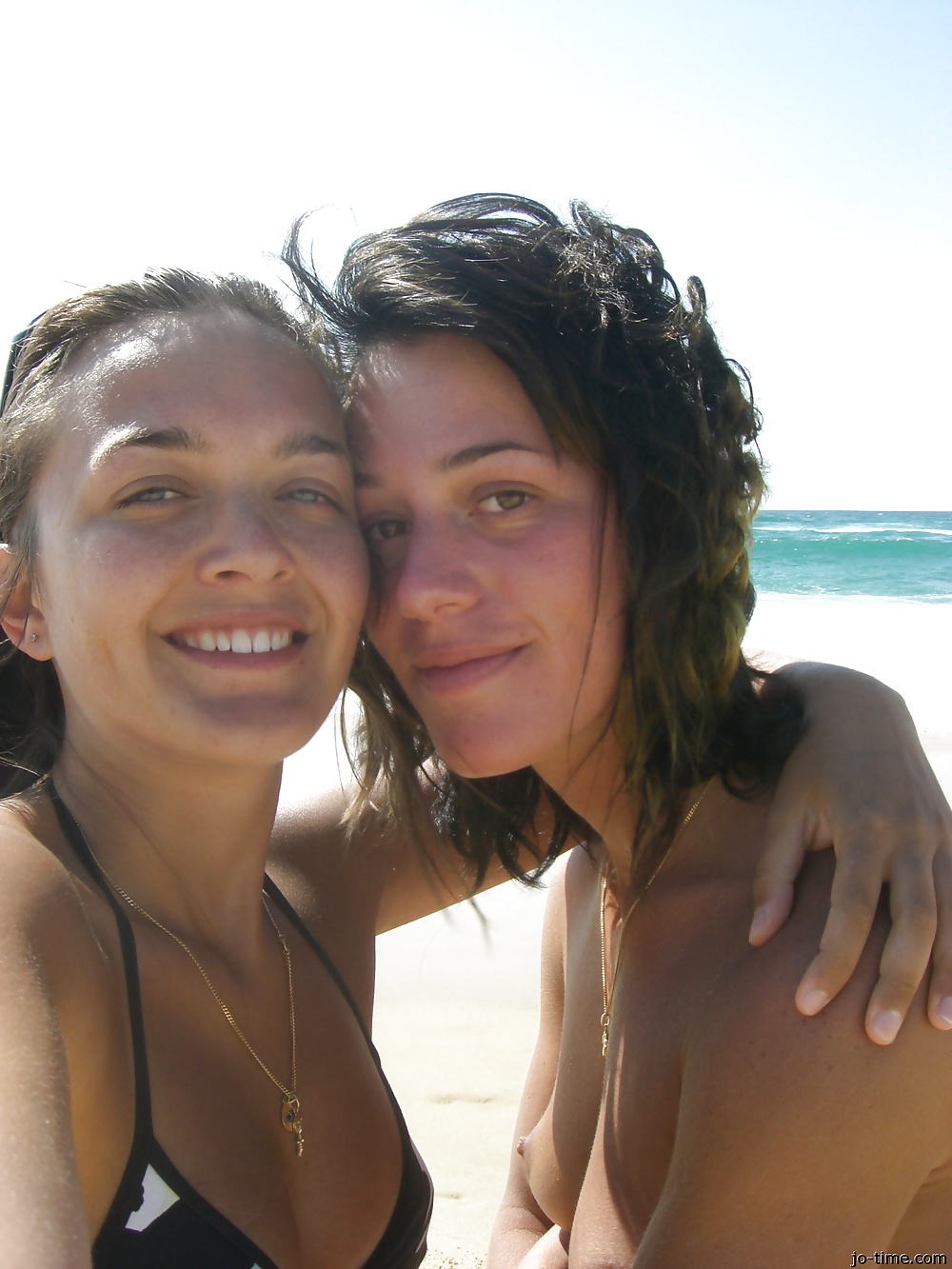 Lesbian Girls And BF Vacation Set pict gal