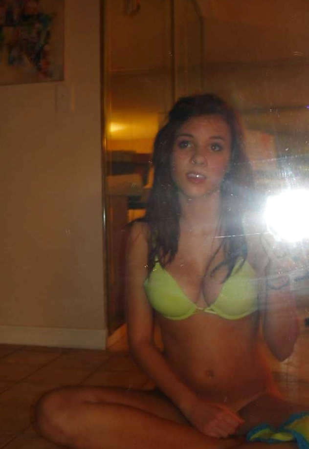 Sexy Amateur Teens Self Pics Mirror Shots pict gal