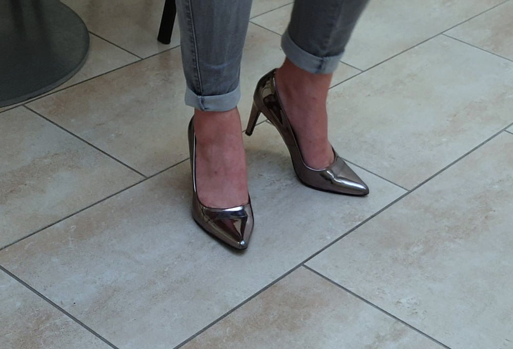 Candid feet photo #324254948
