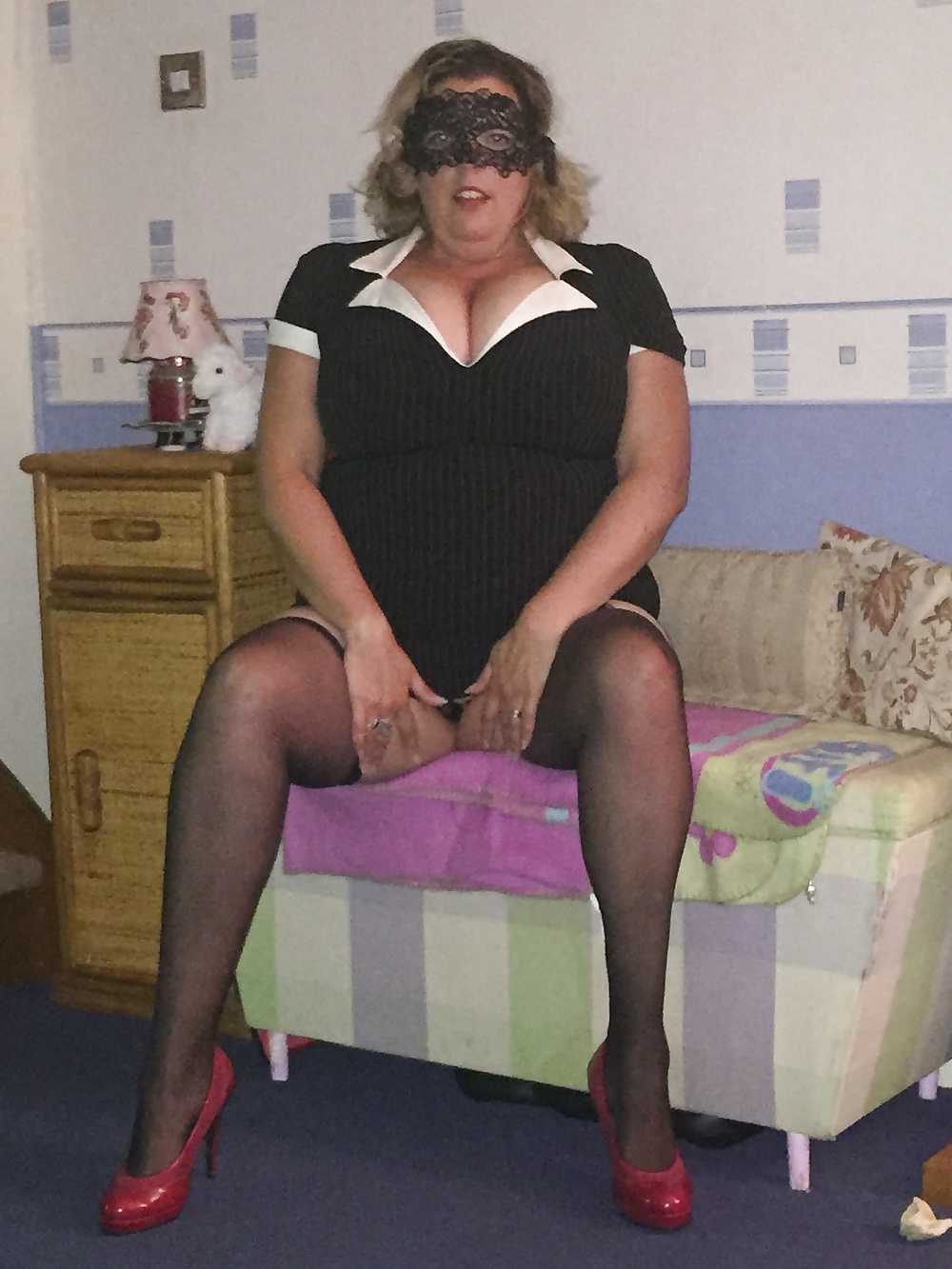 Hotwife-Sexy in Black pict gal