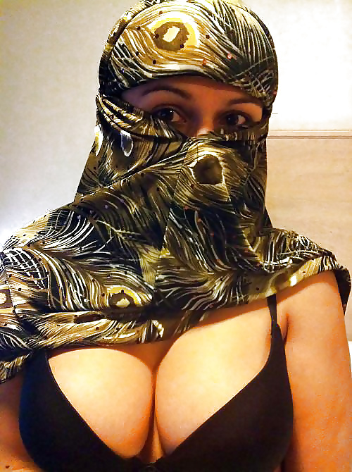 Hijab (Girls - MILFs) pict gal