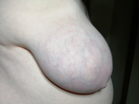 52 Voluptuous Shots of Side boob (artificial light, indoors) thumbnail