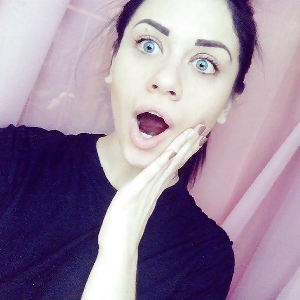 A lean, but attractive Anastacia. pict gal