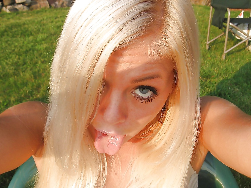 Teen Girls - tongue out and mouth open - Part 1 pict gal
