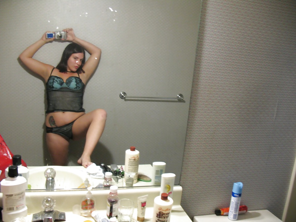 Pretty Amateur Teen Carole 2 pict gal