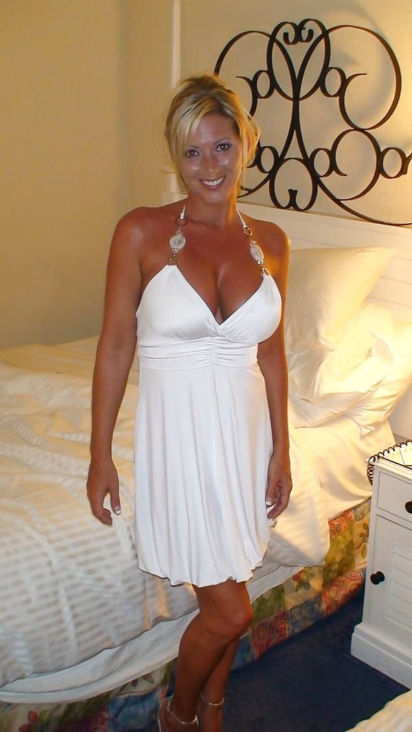 Blonde Milf pict gal