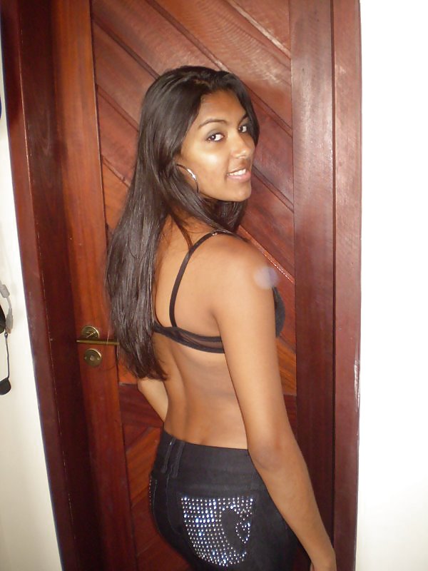 Sexy Amateur Desi Teen Exposed pict gal